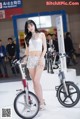 Beautiful Hong Ji Yeon at the 2017 Seoul Motor Show (146 pictures) P121 No.46b200
